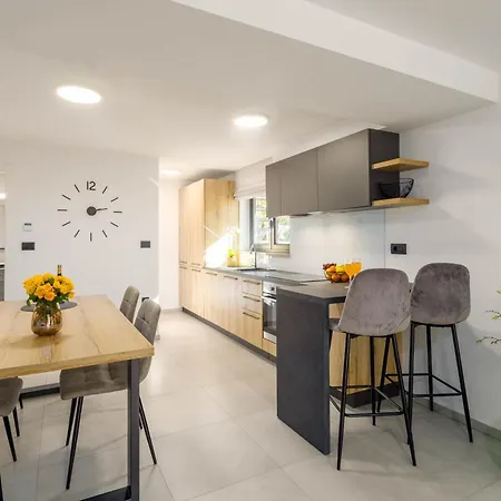Olive Premium Porec